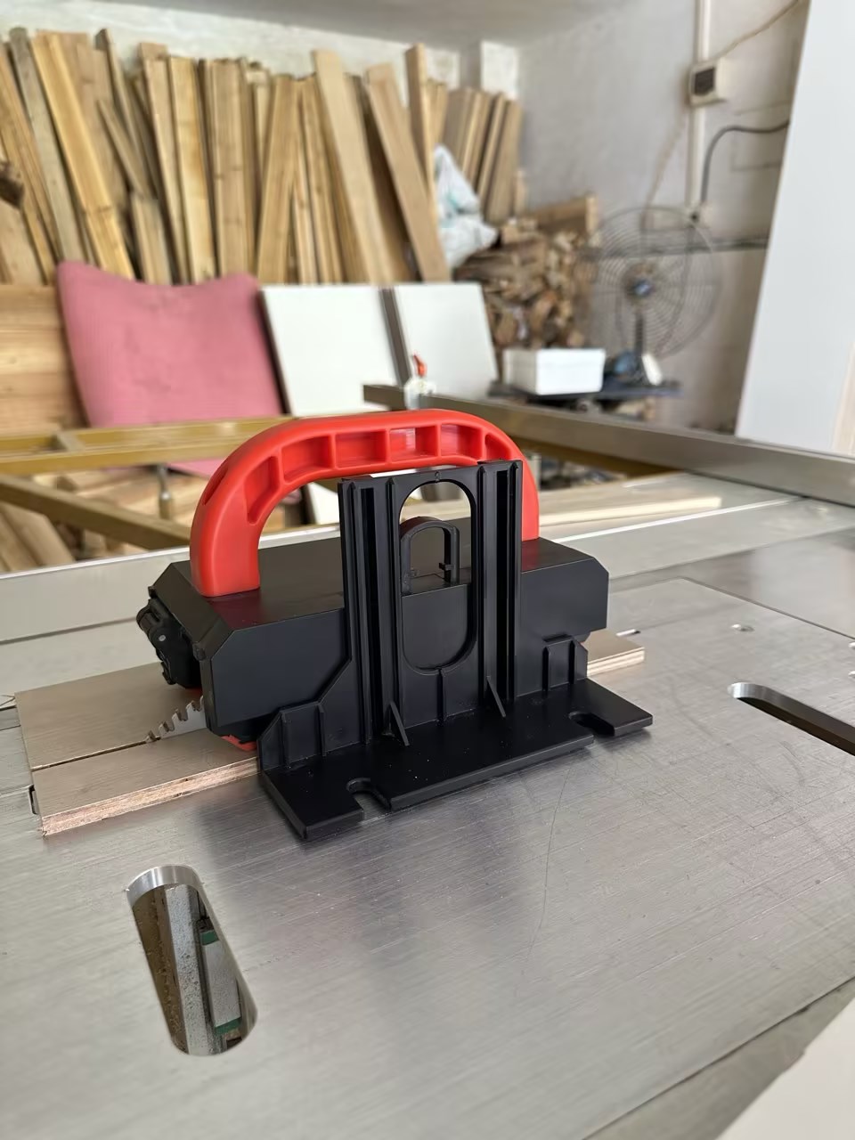 مكبس منشار الطاولة قابل للتعدي - مراجعة Woodworking Jointer وسعره